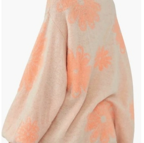 Free People Cashmere Floral Sweater in Cream and Orange Small Pull In Shoulder - Picture 2 of 3